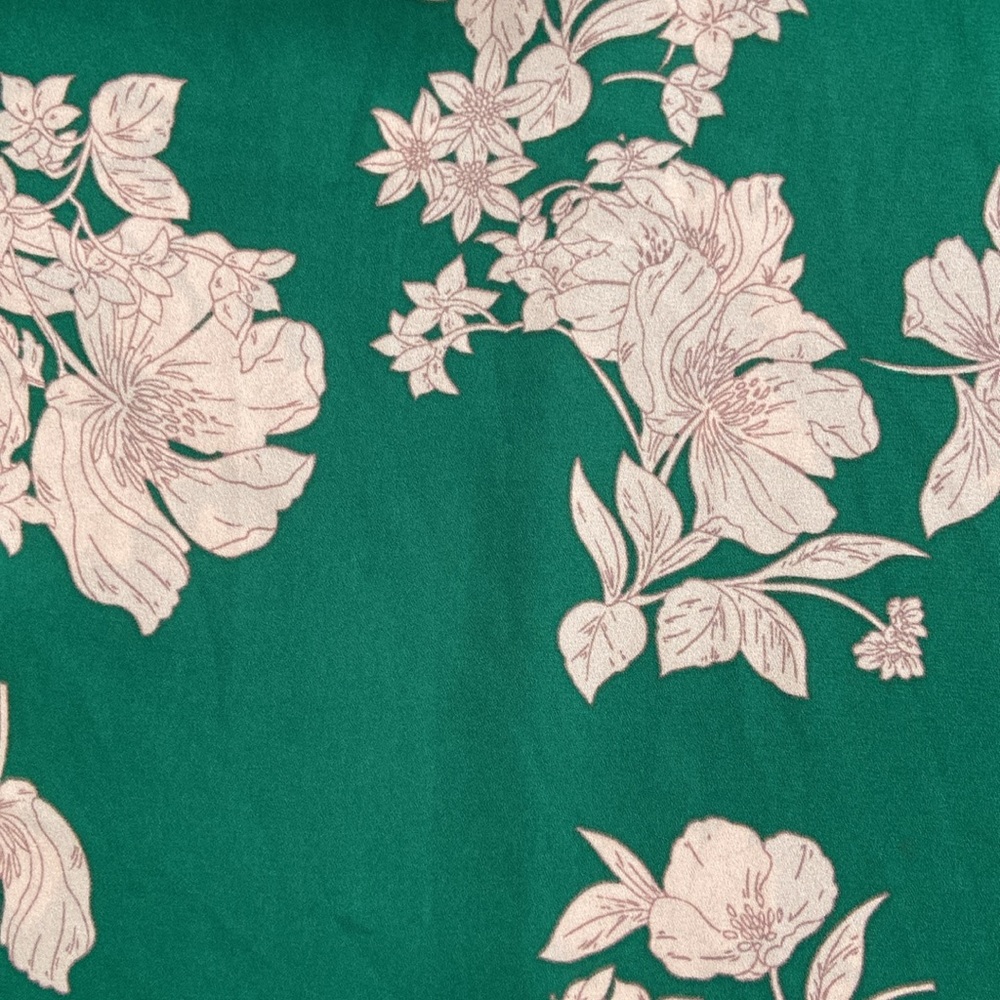 Sale! Beautiful green blouse with floral print, size S, by Sienna Sky. NWT - Picture 8 of 8